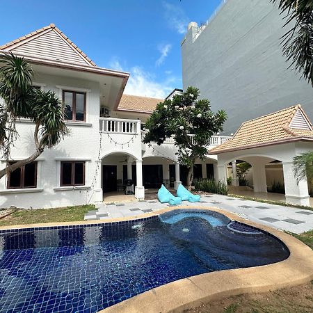 Blooming Hill Boutique Suites Pattaya Exterior photo