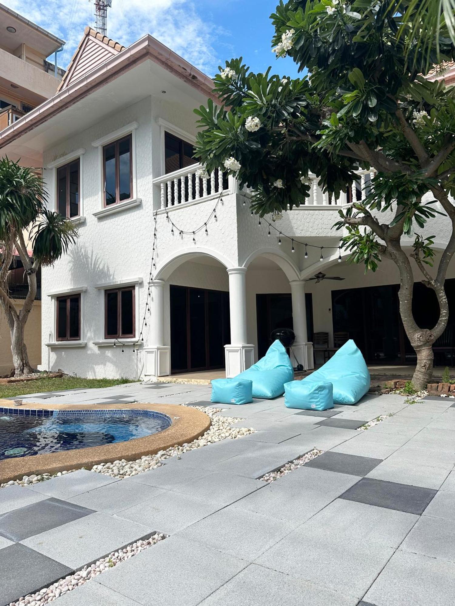 Blooming Hill Boutique Suites Pattaya Exterior photo